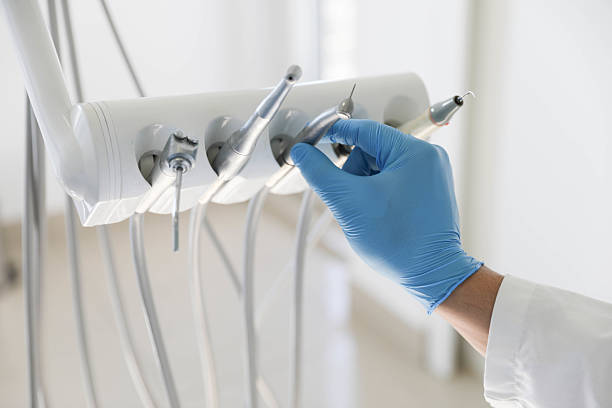 Professional Emergency Dentist technician working in Powell, TN